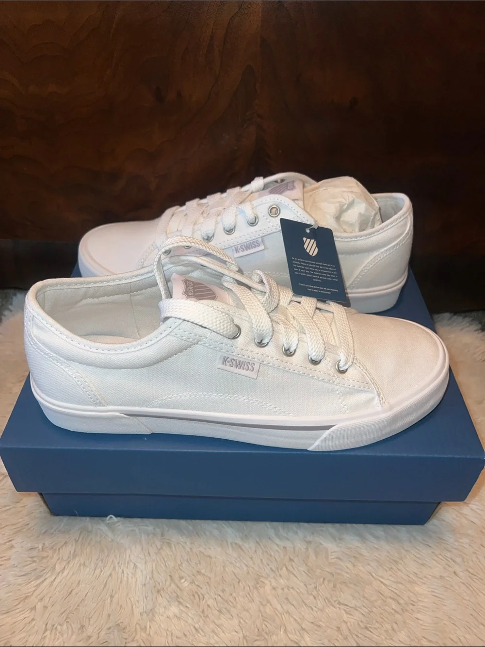K•SWISS WOMEN’S PORT LOW SNEAKER